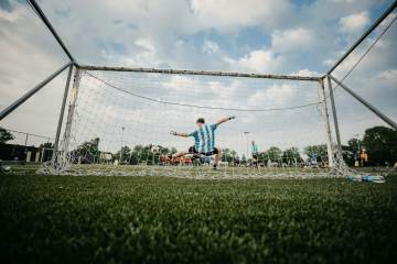 1.2亿+两将+顶薪！巴黎硬抢巴萨猎物，马竞怒批巴萨玩小动作｜乐鱼体育首页（配图示意）